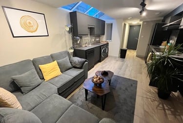 6 bed house, Heeley Road, Selly Park, Birmingham, B296EL - Image 1